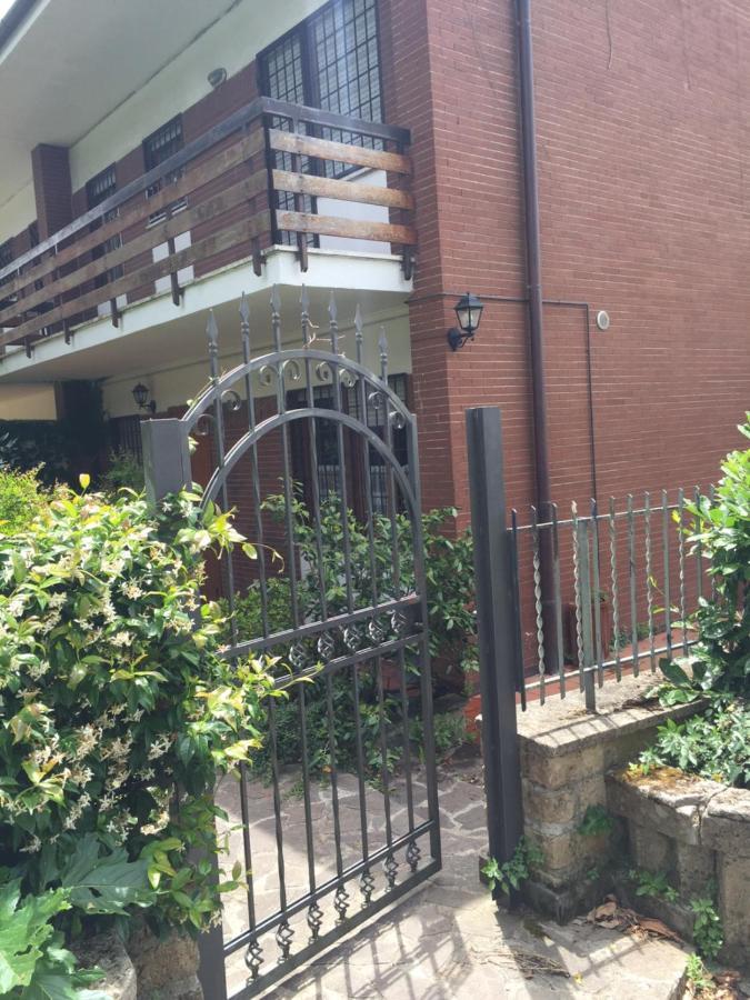 Spaziosa Villa Bifamiliare Campagnano Di Roma Buitenkant foto